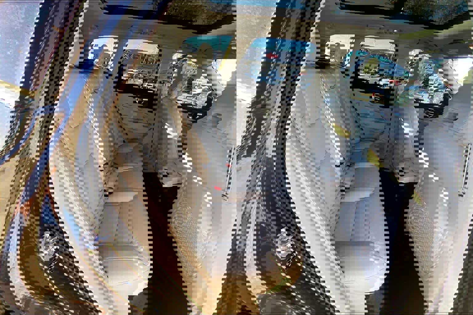 Used 2022 Volvo XC60 B5 Momentum w/ Protection Package Premier image 19