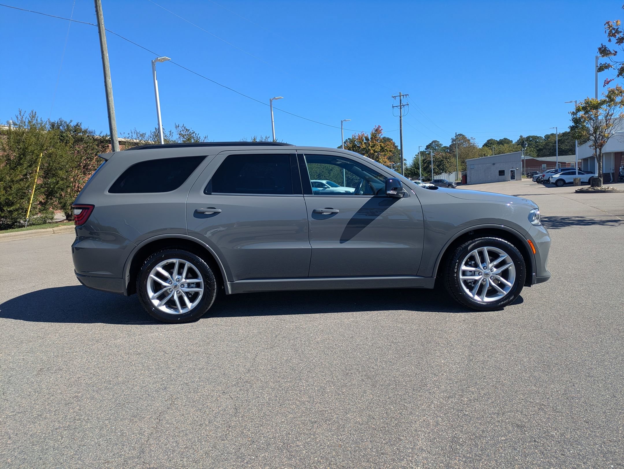 Used 2024 Dodge Durango GT image 3