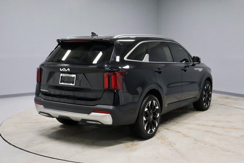 Used 2025 Kia Sorento SX image 5