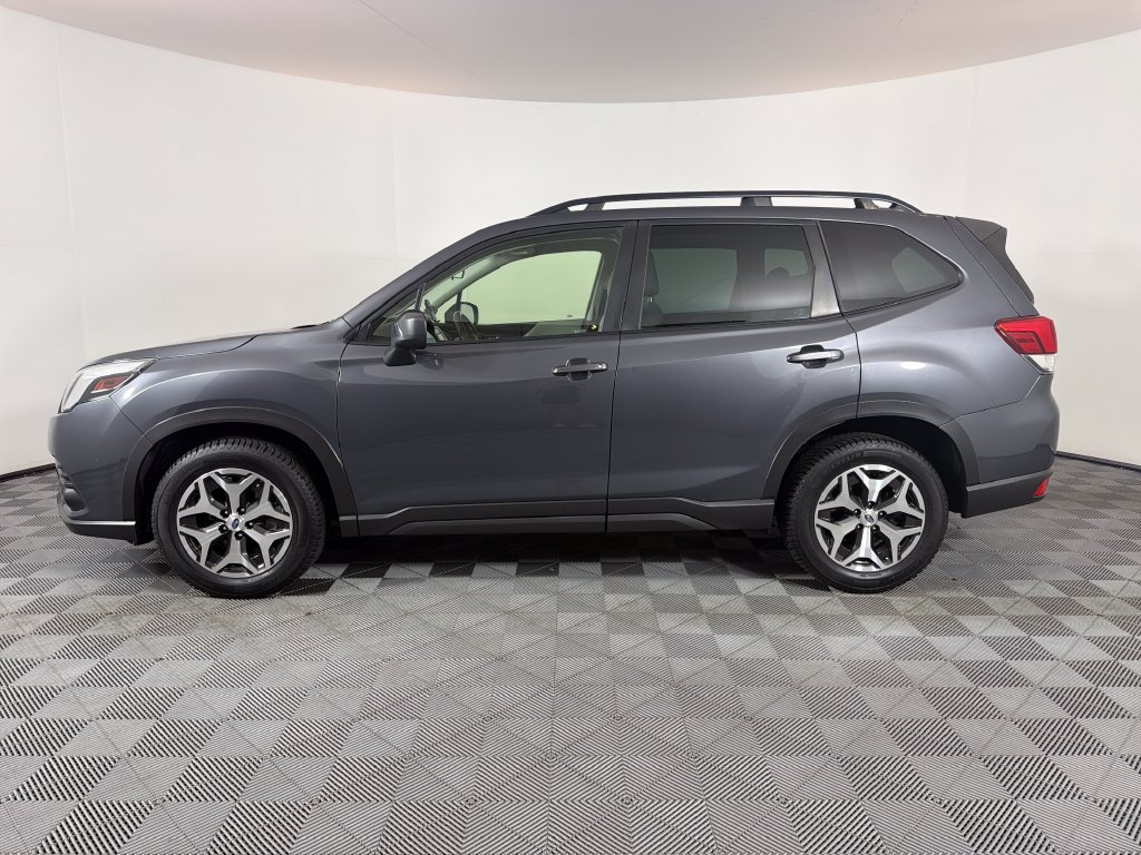 Used 2022 Subaru Forester Premium AWD/4WD image 6