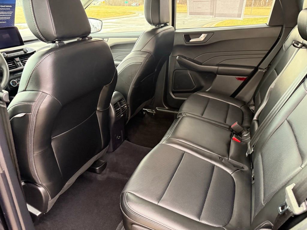 Certified 2022 Ford Escape SEL image 17