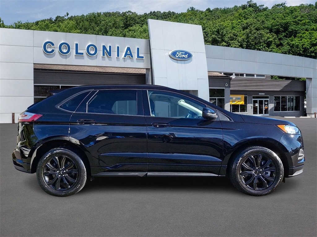 Certified 2022 Ford Edge SE w/ Black Appearance Package image 5