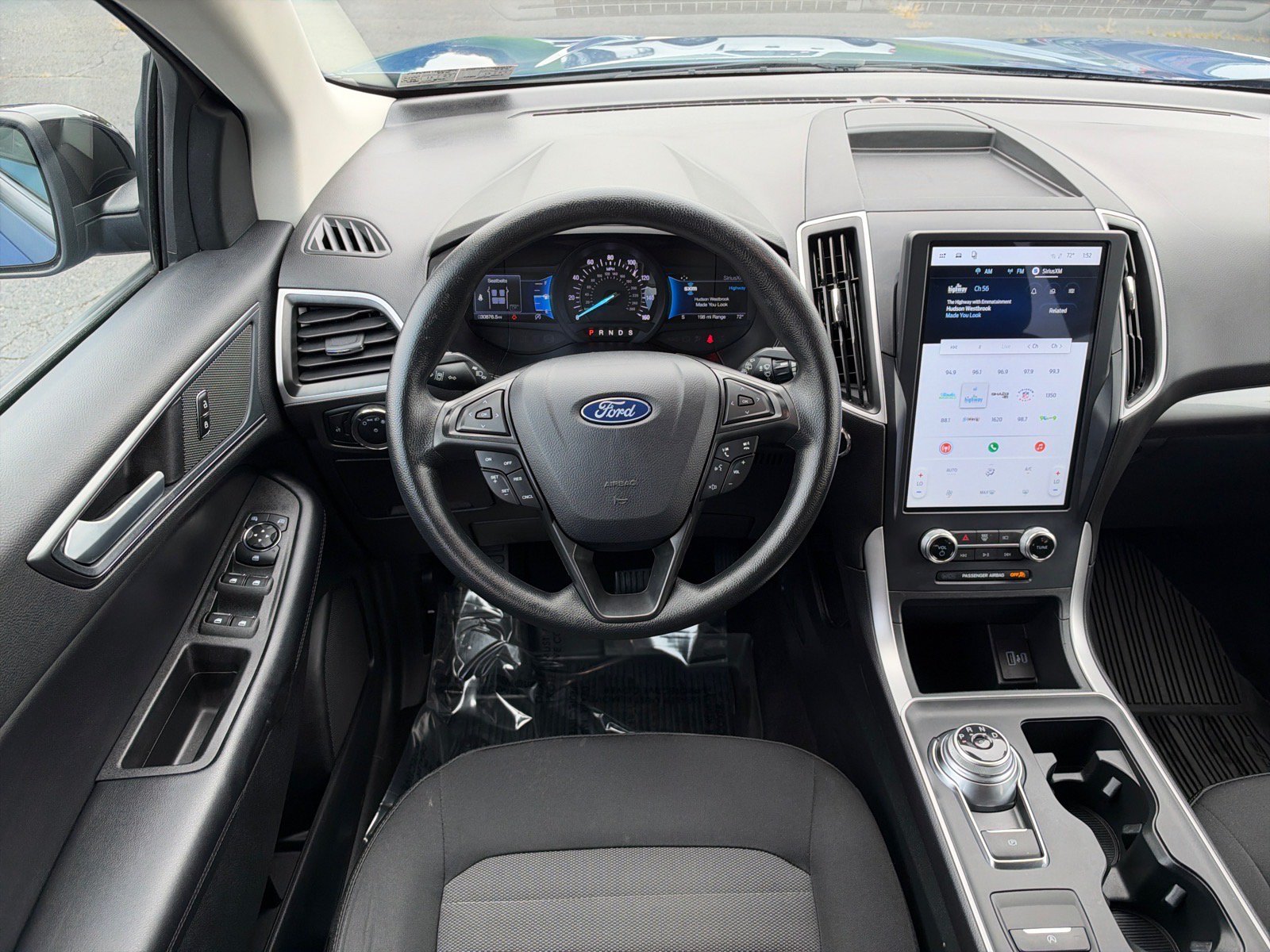Certified 2024 Ford Edge SE w/ Black Appearance Package AWD/4WD image 2