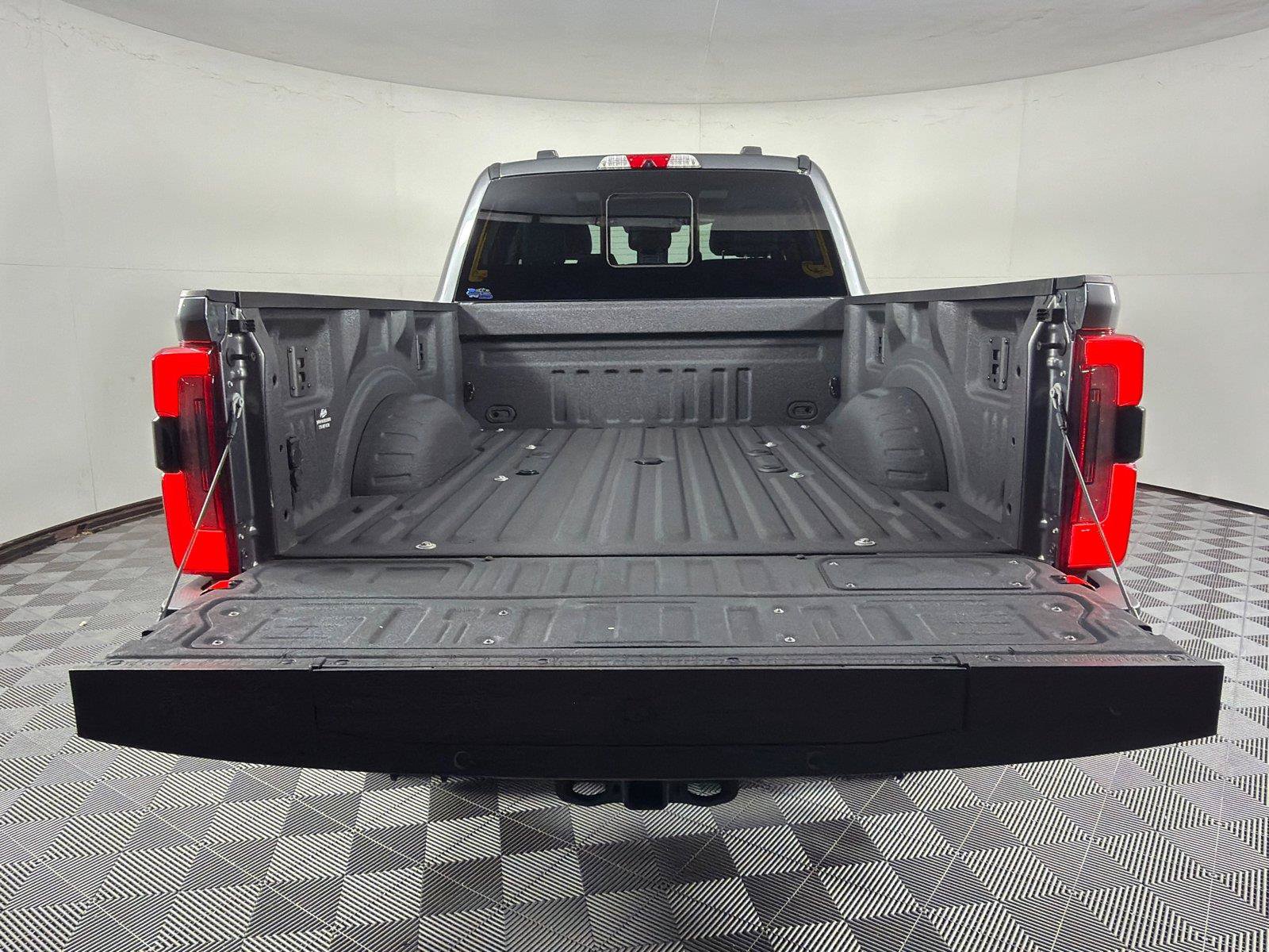 Certified 2024 Ford F250 Limited AWD/4WD image 13