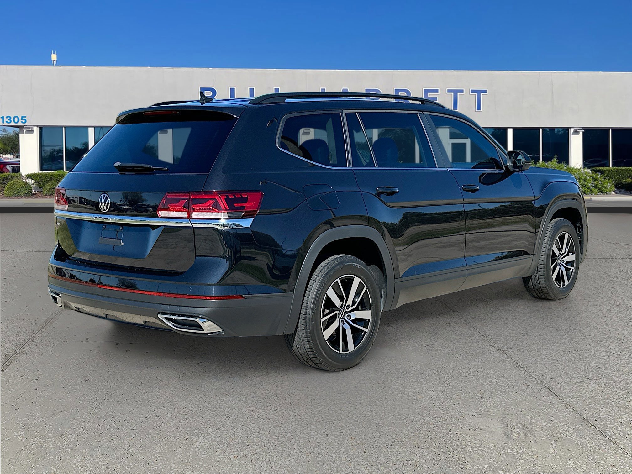 Used 2023 Volkswagen Atlas SE image 5