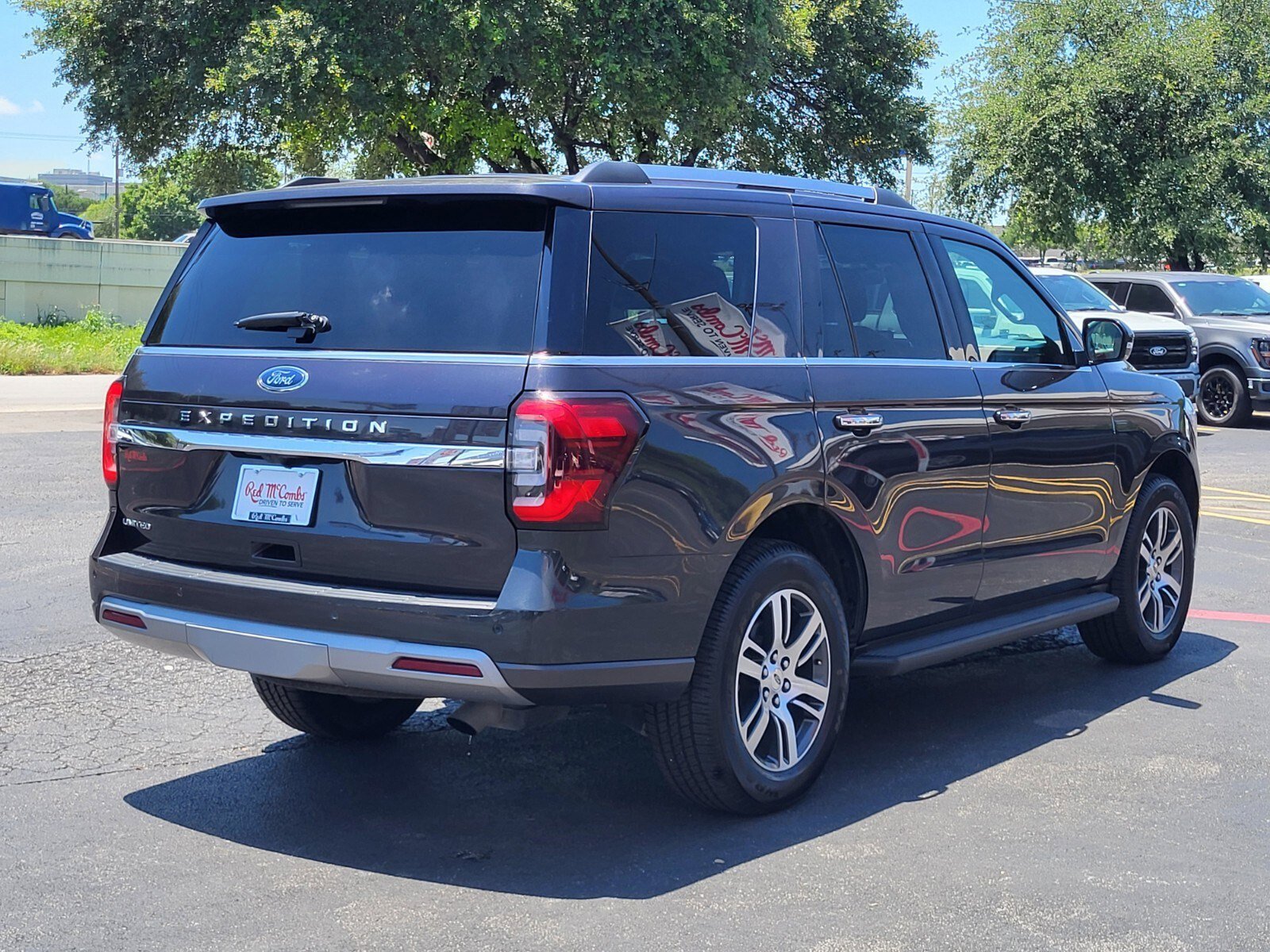 Certified 2024 Ford Expedition Limited AWD/4WD image 4