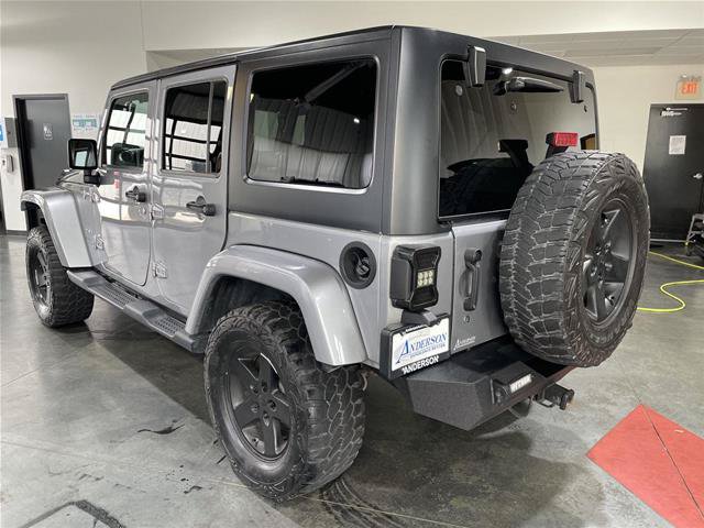 Used 2018 Jeep Wrangler Unlimited Sahara AWD/4WD image 9