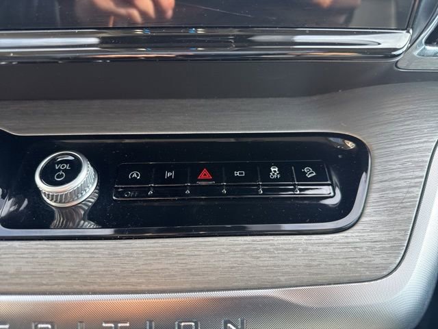 Certified 2025 Ford Expedition Platinum image 24