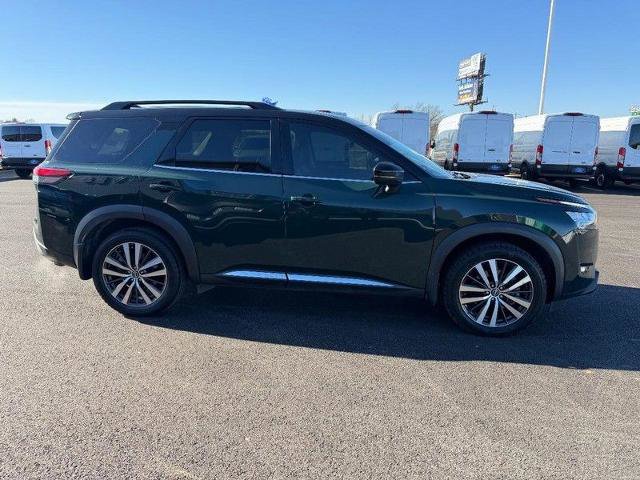 Used 2022 Nissan Pathfinder Platinum w/ Cargo Package image 4