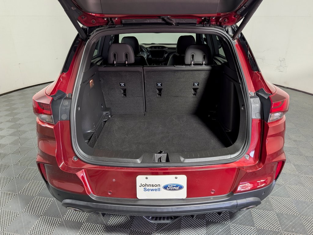 Used 2022 Chevrolet TrailBlazer RS w/ Sun and Liftgate Package FWD image 6