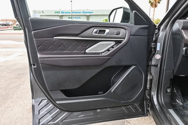 Certified 2025 Ford Explorer Platinum w/ LUX Leather Package AWD/4WD image 24