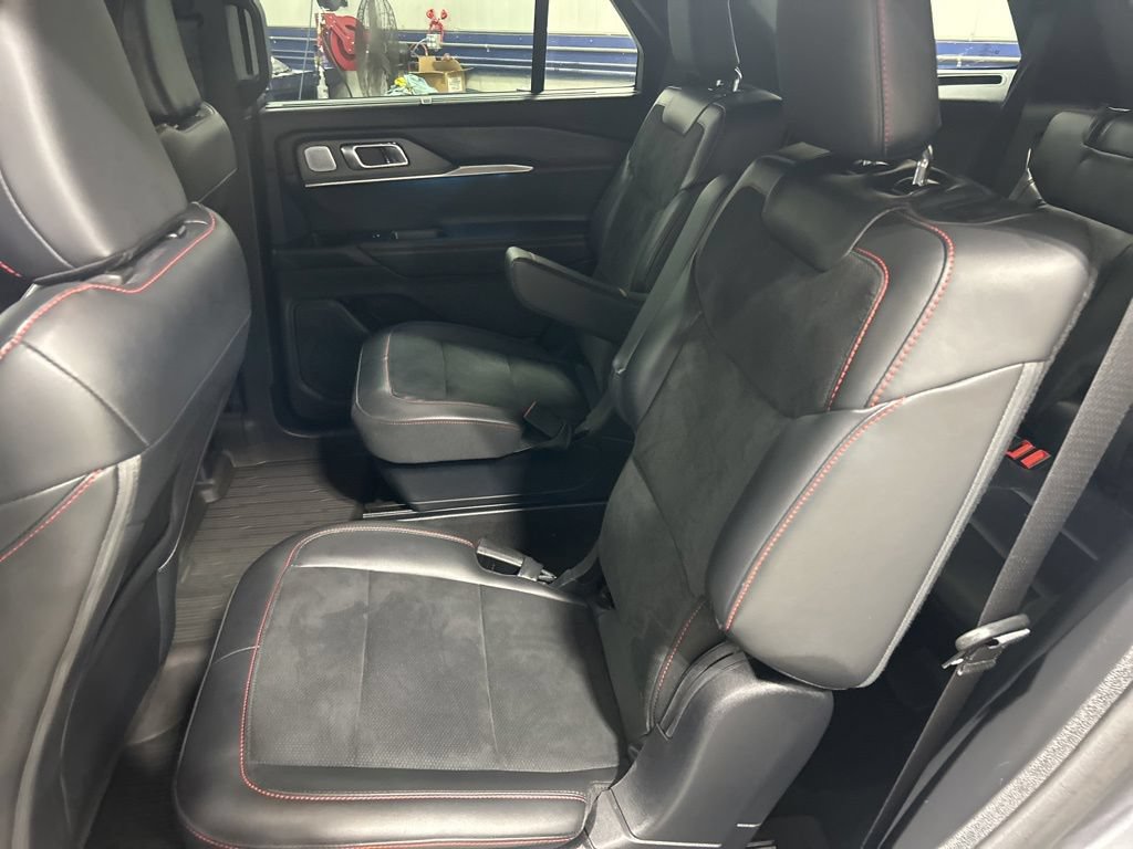 Certified 2025 Ford Explorer ST AWD/4WD image 12