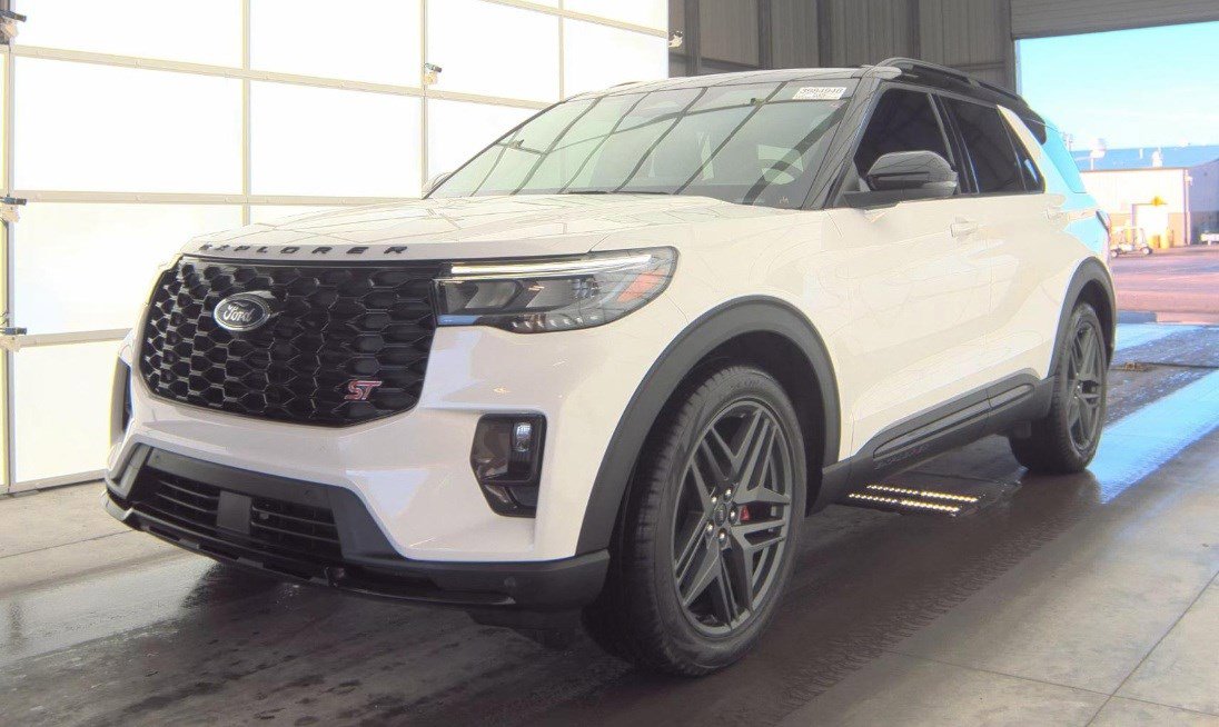Certified 2025 Ford Explorer ST image 16