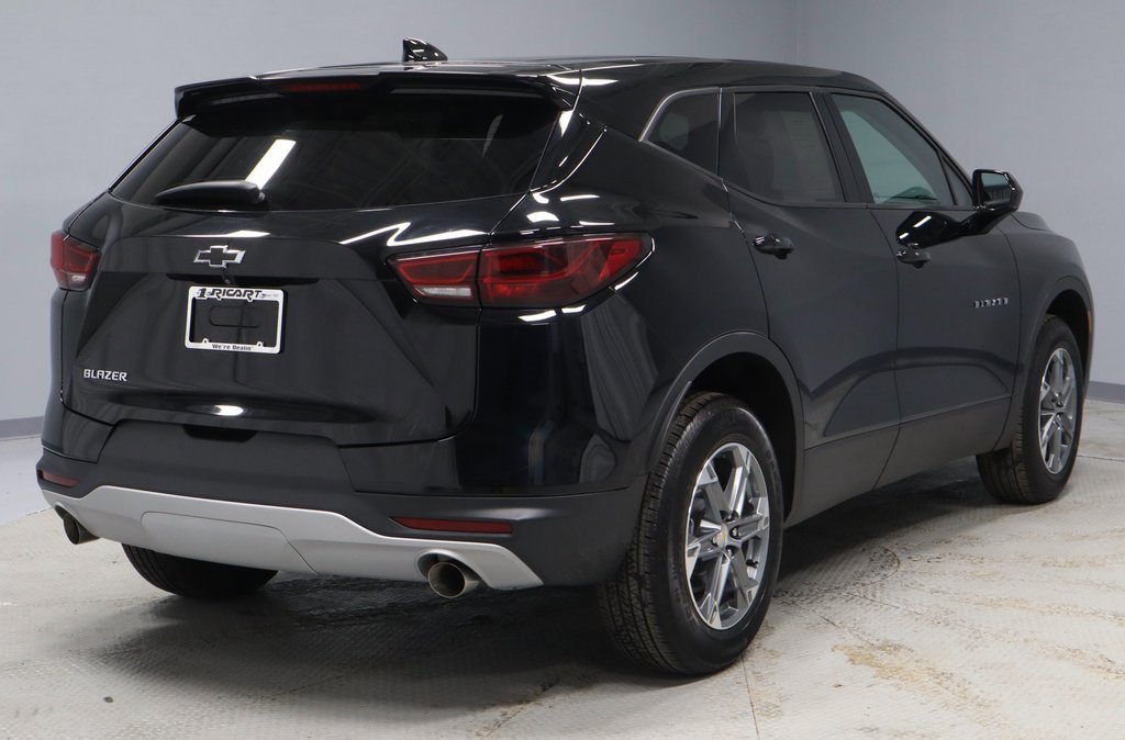 Used 2023 Chevrolet Blazer LT w/ Driver Confidence Package image 10