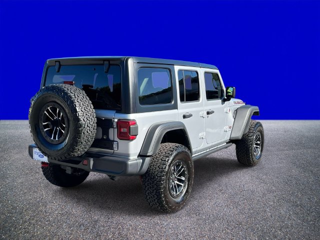 Used 2024 Jeep Wrangler Unlimited Rubicon w/ XTREMEE 35" Tire Package AWD/4WD image 3