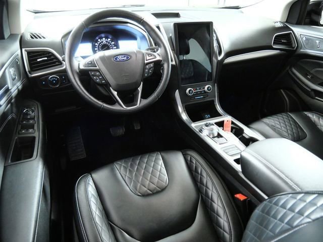 Certified 2023 Ford Edge Titanium AWD/4WD image 4