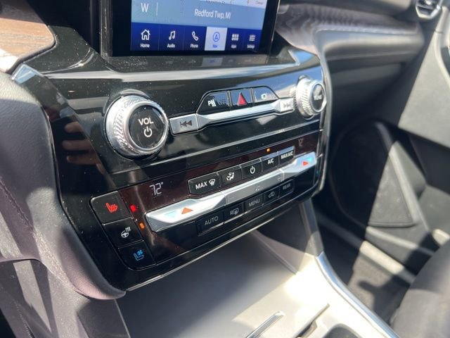 Certified 2021 Ford Explorer Platinum w/ Equipment Group 601A AWD/4WD image 18