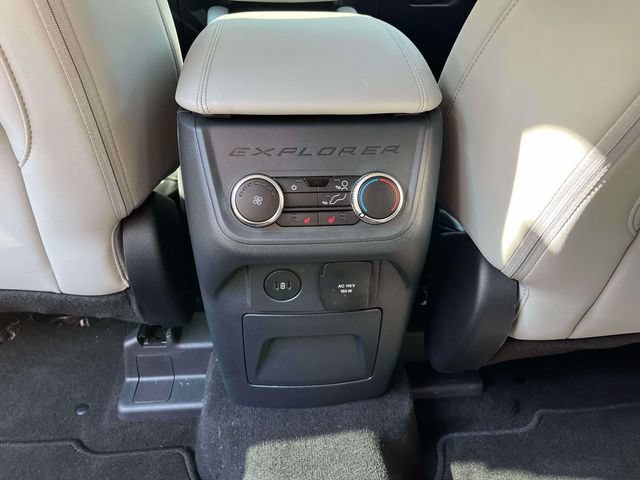 Certified 2026 Ford Explorer Platinum w/ LUX Leather Package AWD/4WD image 15