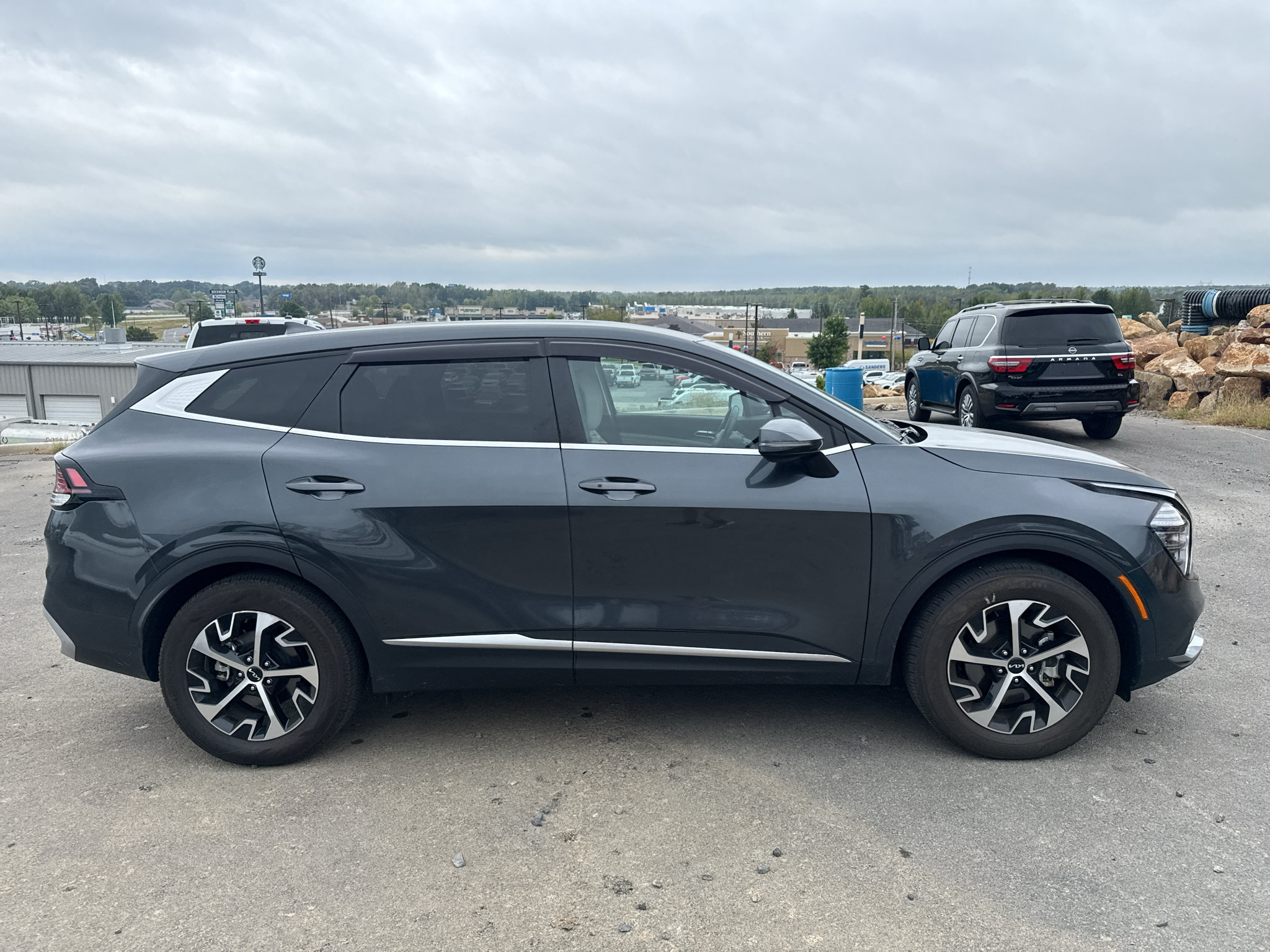 Used 2024 Kia Sportage EX FWD image 5