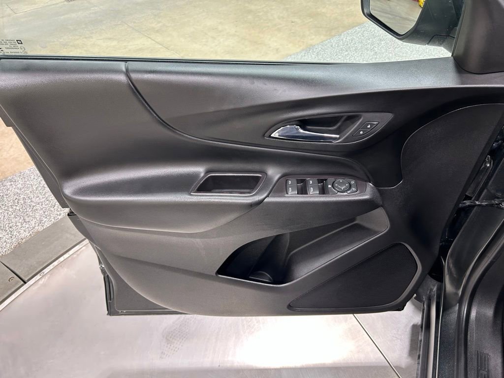 Used 2020 Chevrolet Equinox LT w/ LPO, Floor Liner Package AWD/4WD image 14