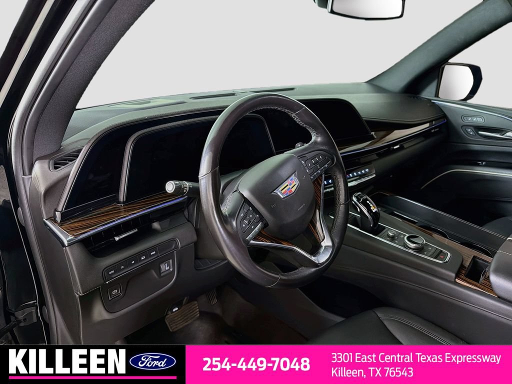 Used 2022 Cadillac Escalade Luxury AWD/4WD image 11