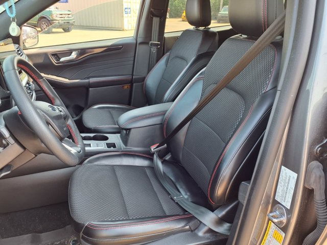Certified 2024 Ford Escape ST-Line w/ Tech Pack #1 AWD/4WD image 3