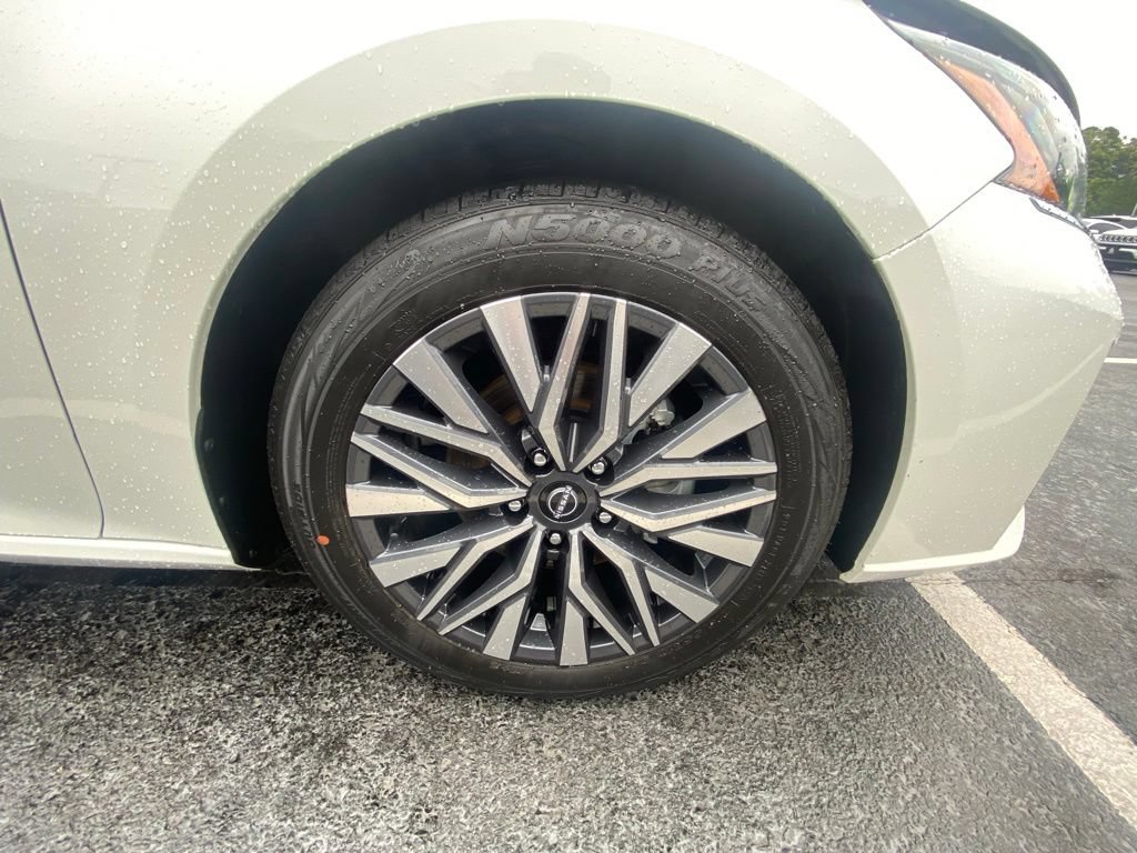 Used 2023 Nissan Altima 2.5 SV FWD image 29