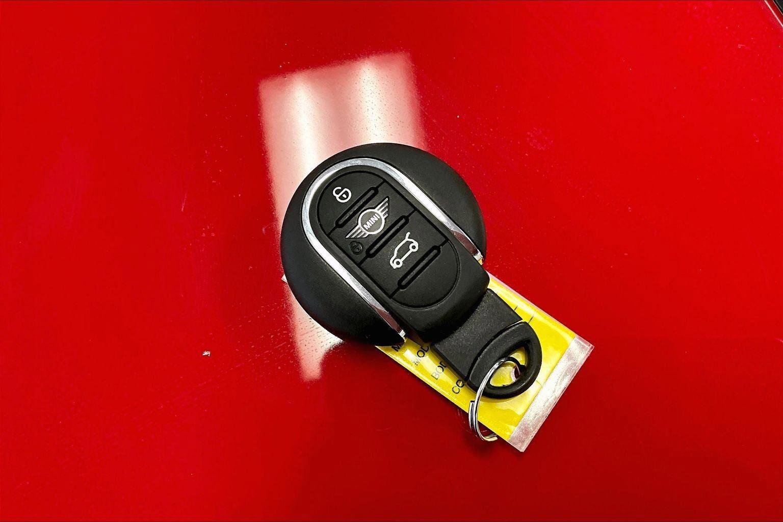 Used 2023 MINI Cooper S image 9