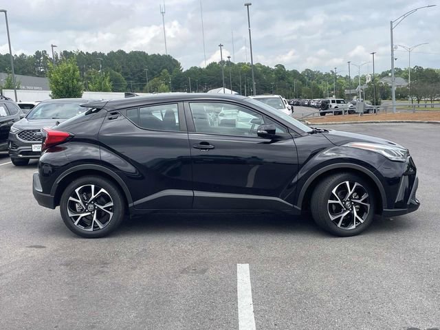 Used 2022 Toyota C-HR XLE FWD image 2