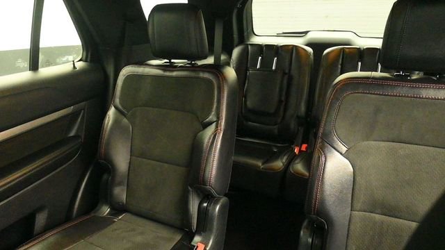 Certified 2019 Ford Explorer XLT w/ Equipment Group 202A AWD/4WD image 22