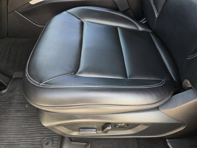 Certified 2024 Ford Explorer XLT w/ Equipment Group 202A RWD image 23