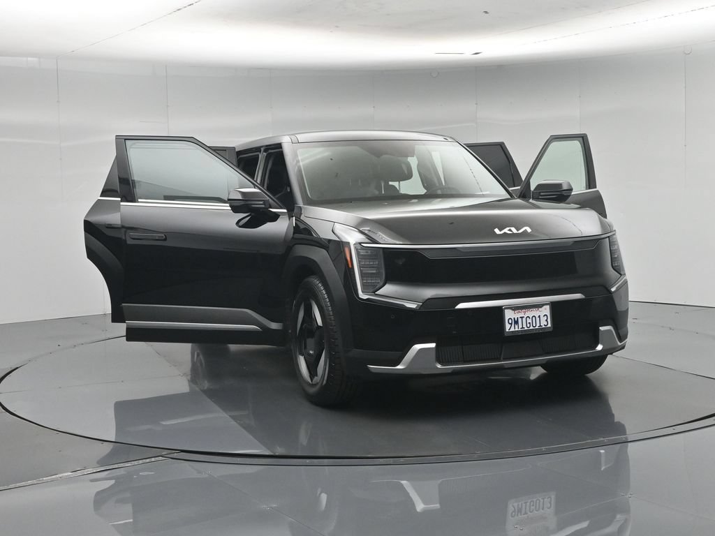 Used 2024 Kia EV9 Light Long Range RWD image 36