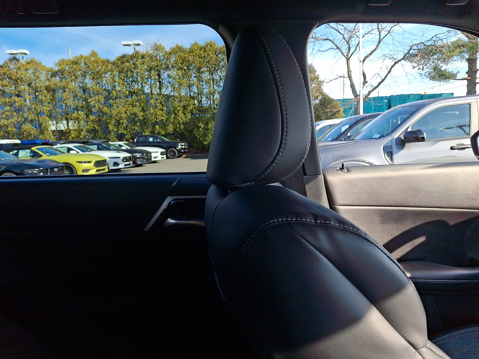 Used 2023 Mitsubishi Outlander SE Black Edition image 13