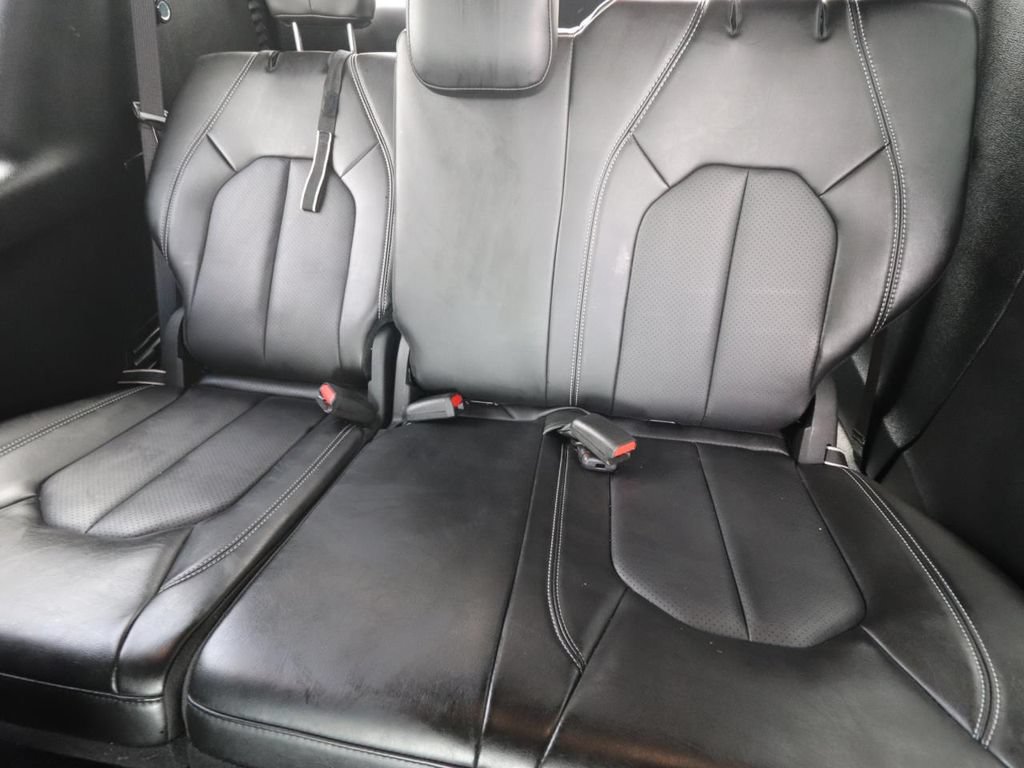 Used 2025 Chrysler Pacifica Select FWD image 14