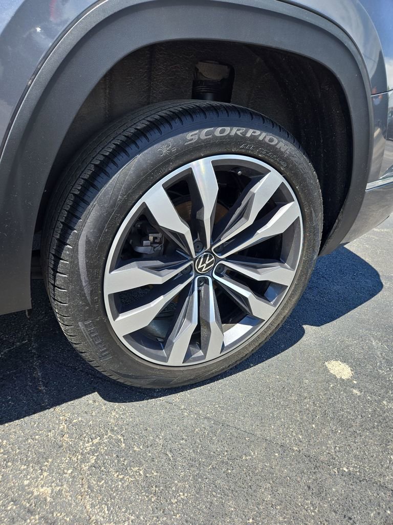 Used 2022 Volkswagen Atlas SEL Premium AWD/4WD image 14