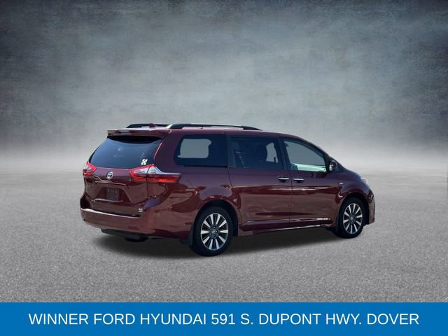 Used 2020 Toyota Sienna XLE image 2