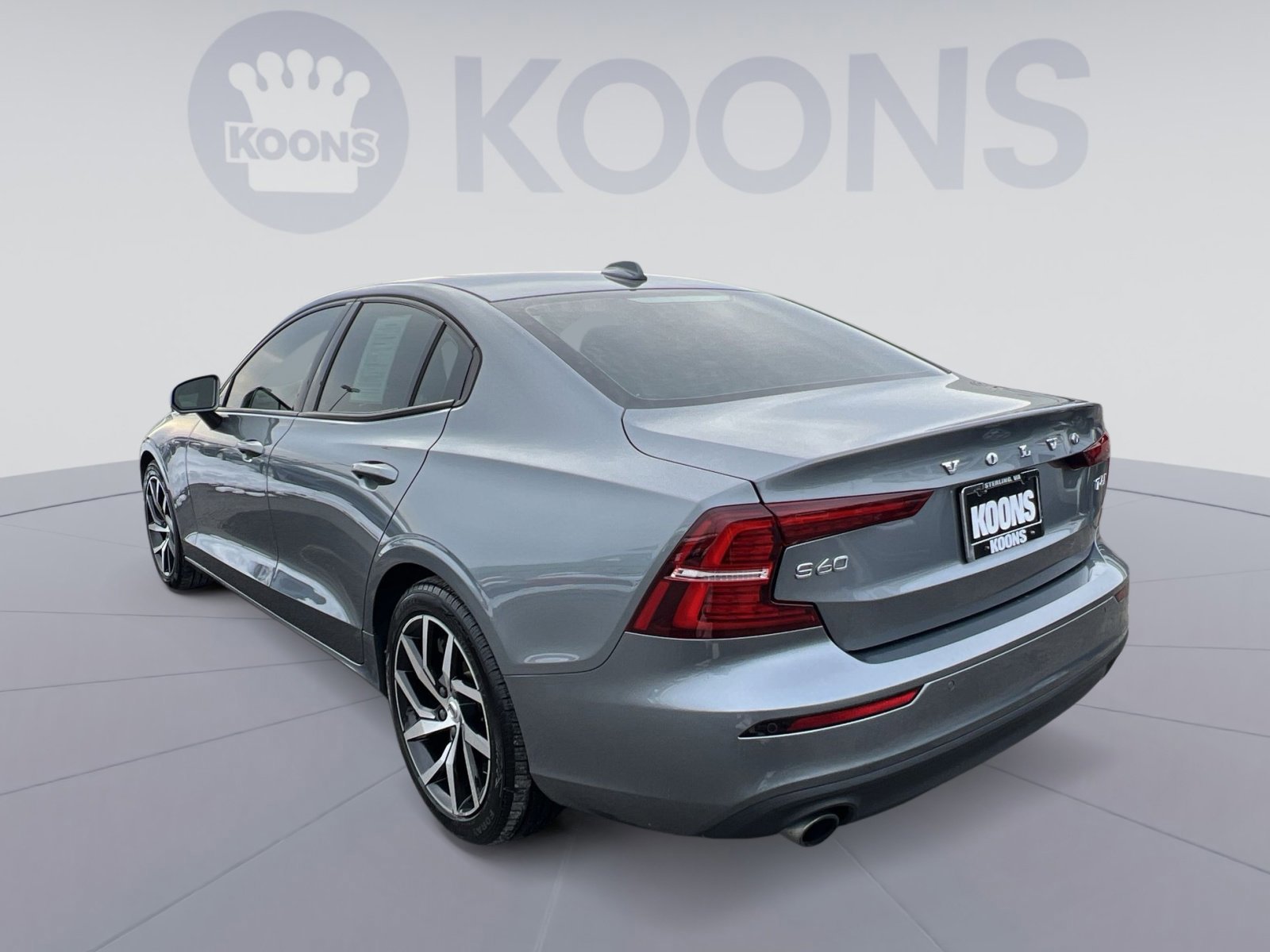 Used 2020 Volvo S60 T6 Momentum image 3