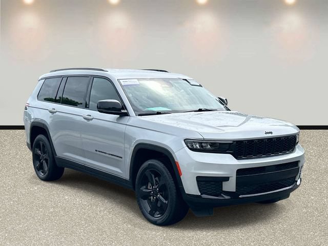 Used 2023 Jeep Grand Cherokee L Laredo AWD/4WD image 3