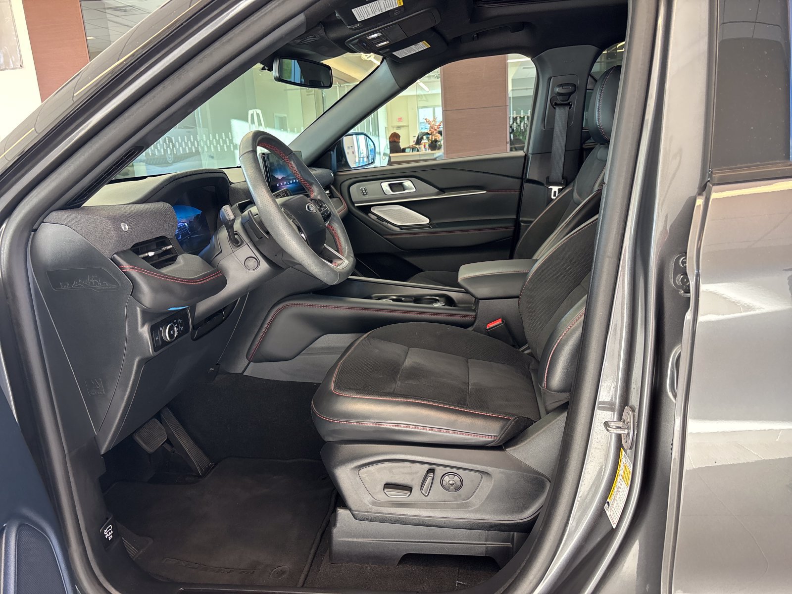 Certified 2025 Ford Explorer ST AWD/4WD image 12