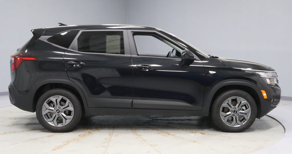 Used 2024 Kia Seltos LX AWD/4WD image 8