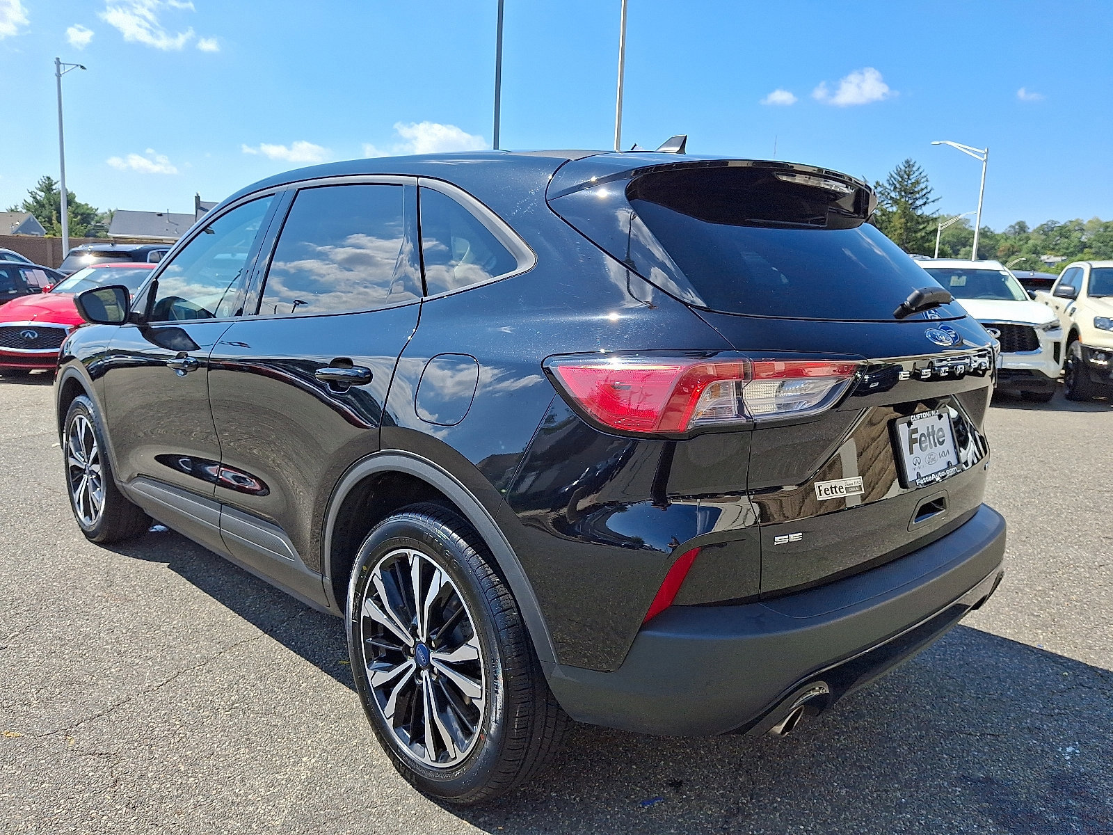 Certified 2022 Ford Escape SE w/ SE Sport Appearance Package image 4