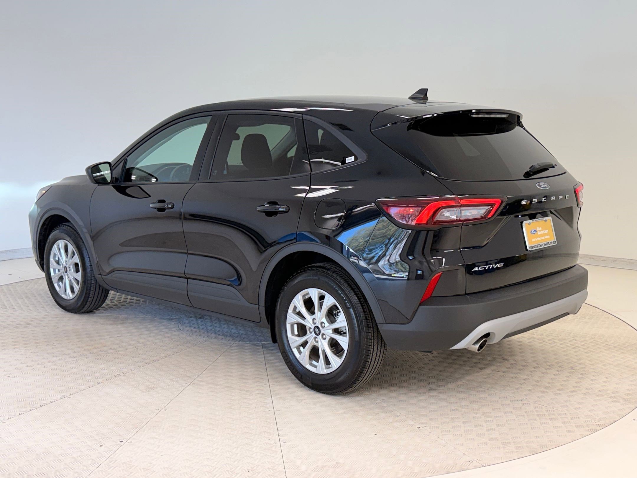 Certified 2025 Ford Escape Active image 3