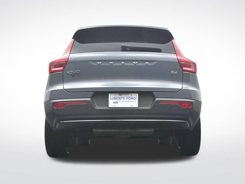 Used 2023 Volvo XC40 B4 Ultimate FWD image 44