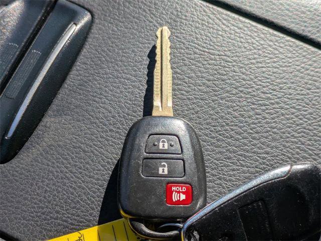 Used 2017 Toyota Highlander LE image 34