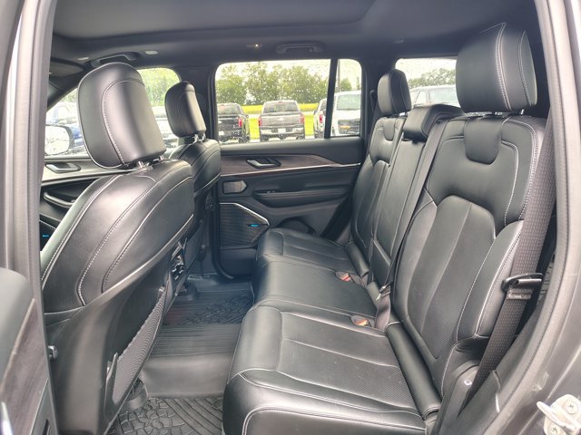 Used 2022 Jeep Grand Cherokee Overland AWD/4WD image 13