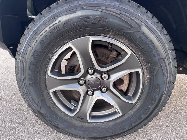 Used 2021 Jeep Wrangler Sport AWD/4WD image 9