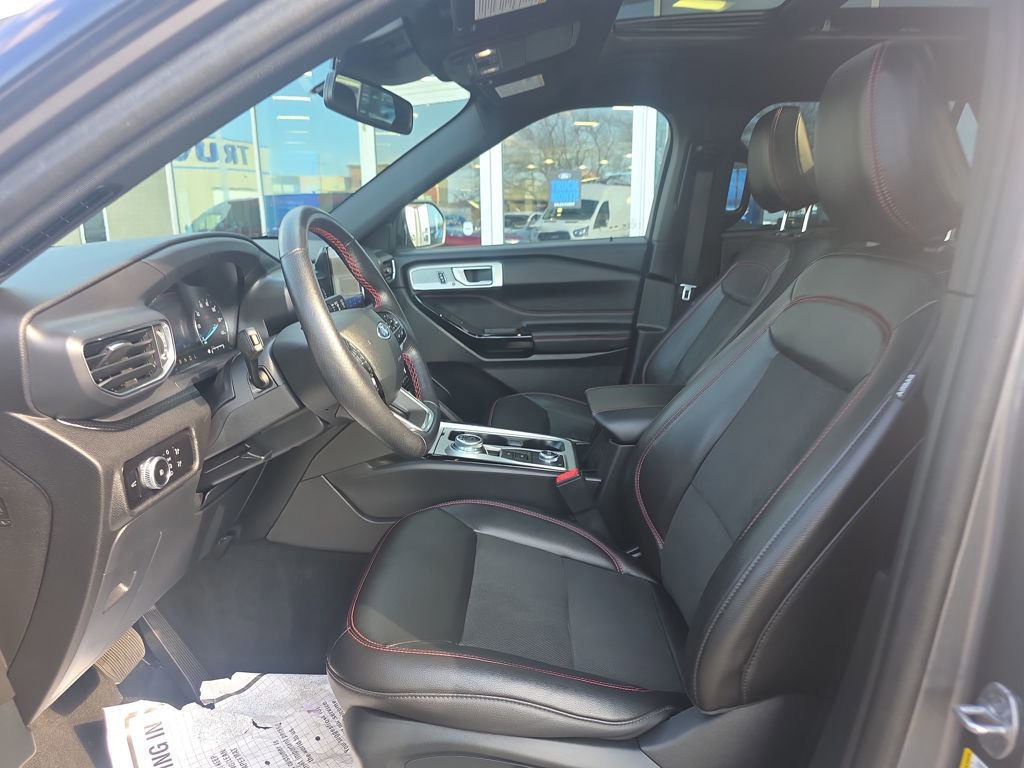 Certified 2023 Ford Explorer ST-Line w/ Class IV Trailer Tow Package AWD/4WD image 17