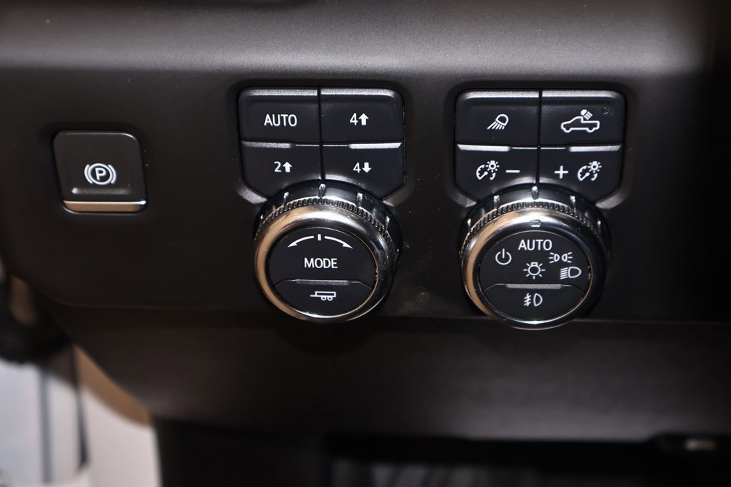 Used 2024 GMC Sierra 3500 Denali Ultimate image 28