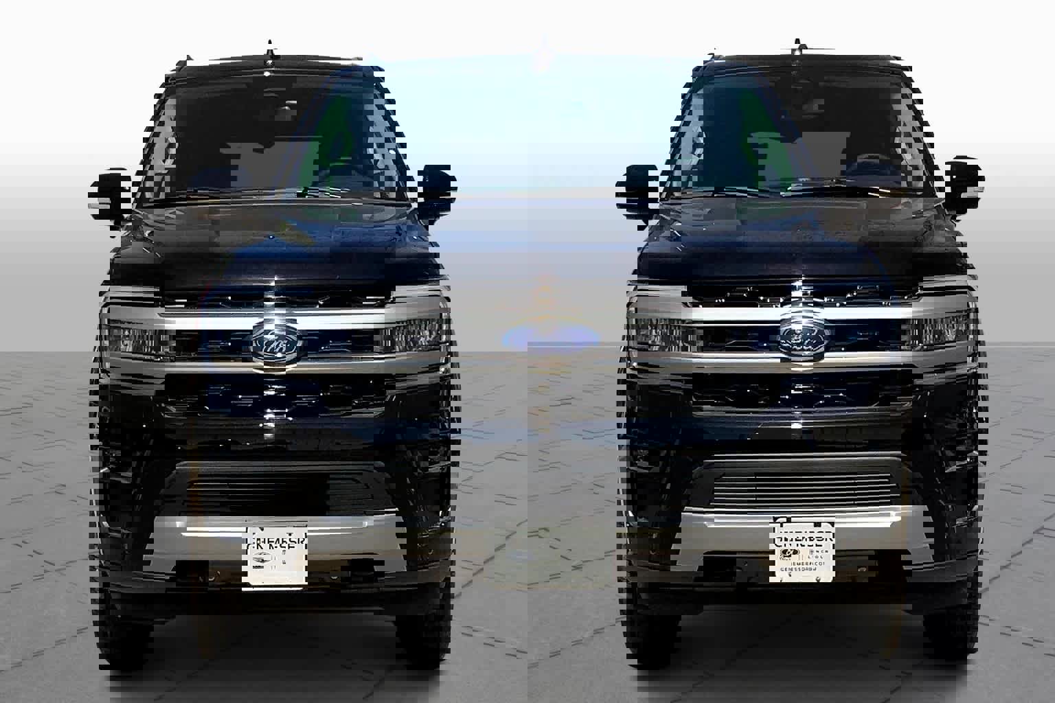 Certified 2024 Ford Expedition XLT image 3