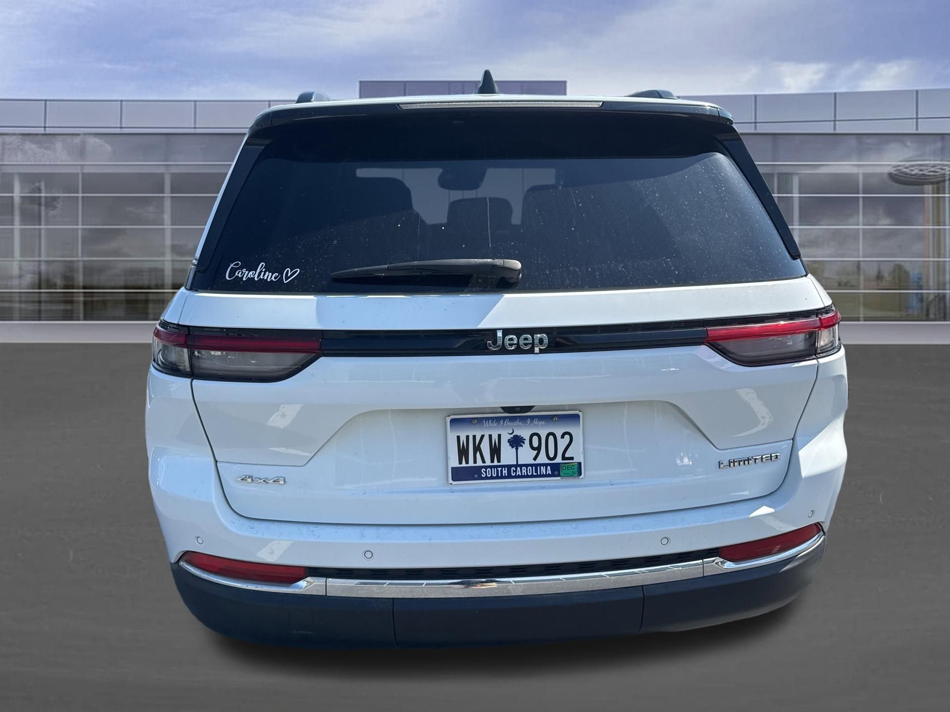 Used 2023 Jeep Grand Cherokee Limited image 4